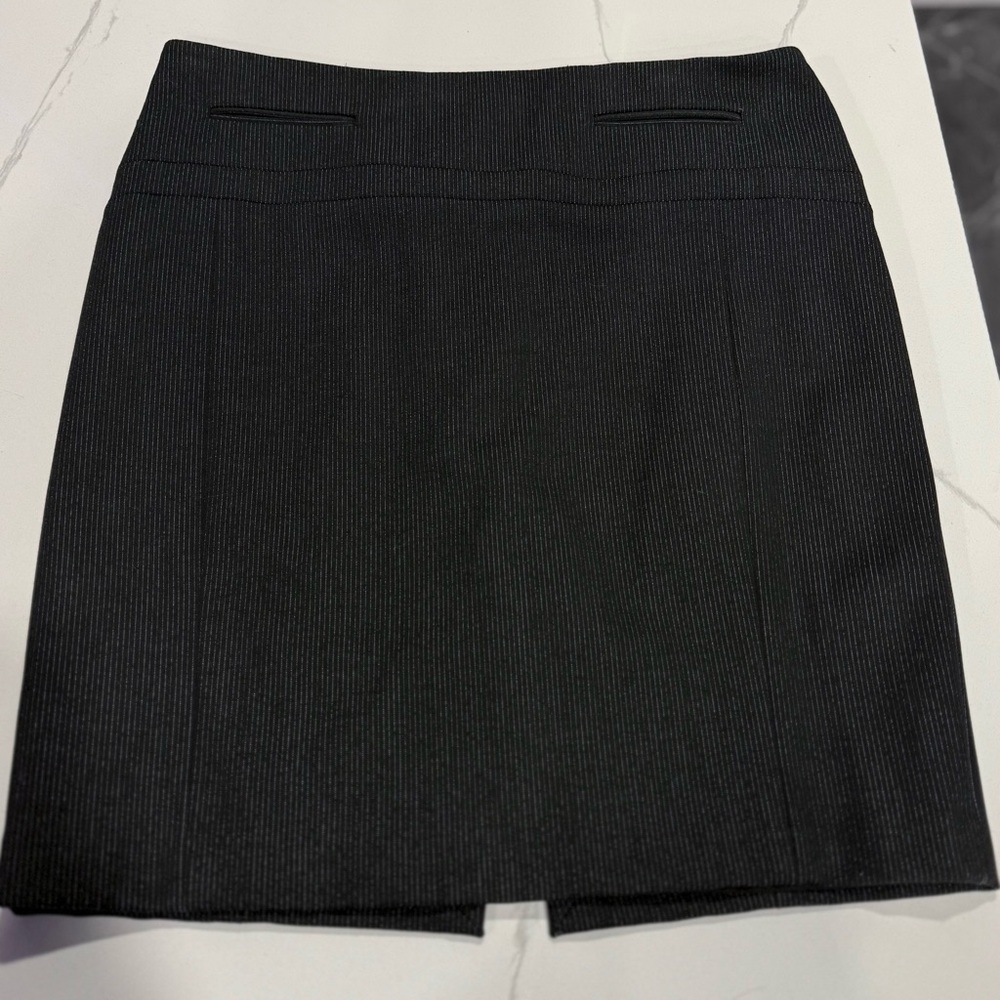 Express • Pencil Skirt with Slit